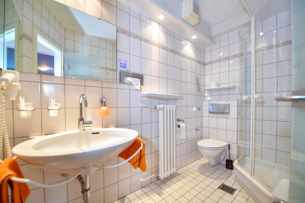 Hotel Zur Post Balve Ngoại thất bức ảnh